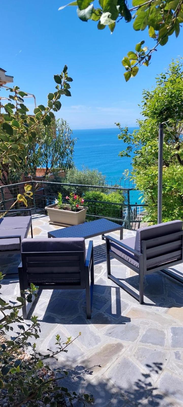 Appartamenti Enrica With Amazing View 모네글리아 외부 사진