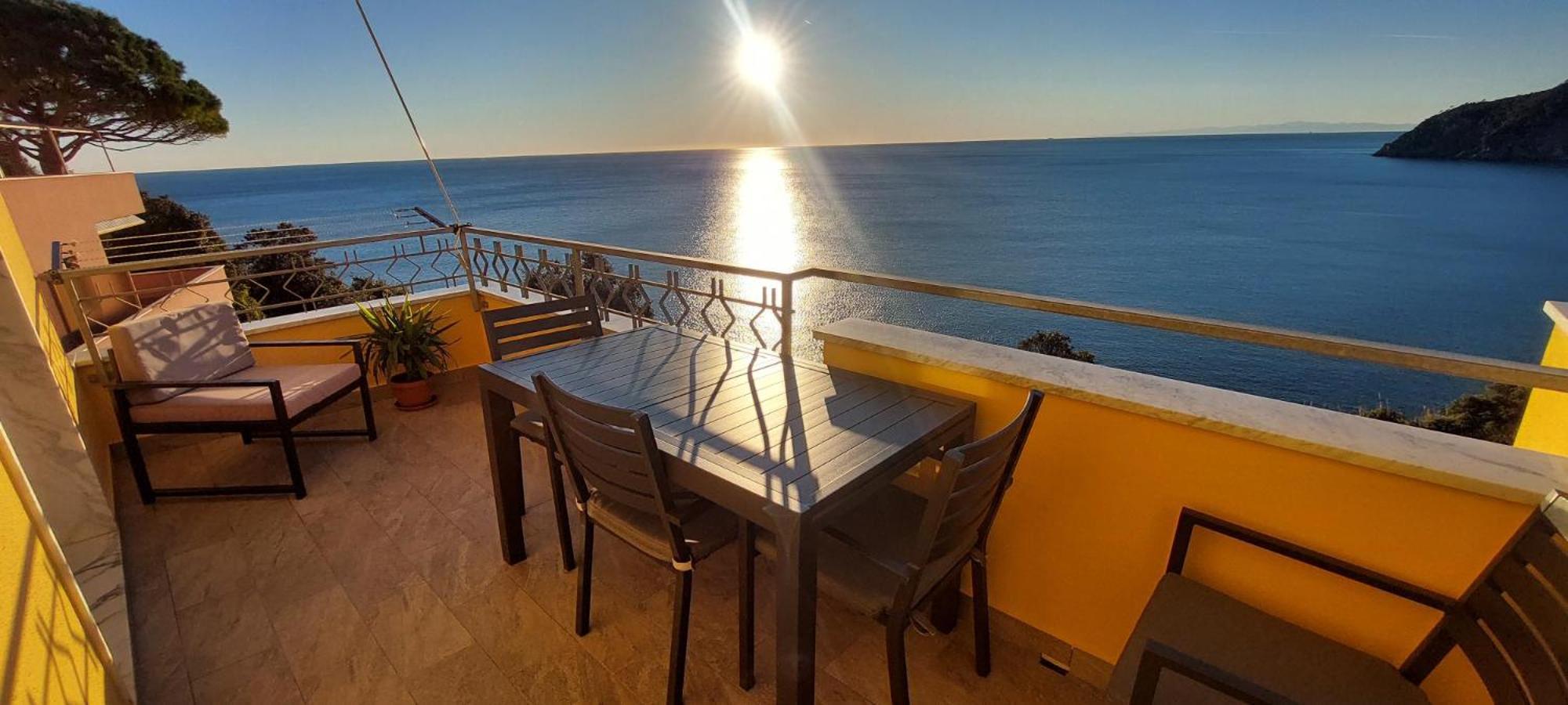 Appartamenti Enrica With Amazing View 모네글리아 외부 사진