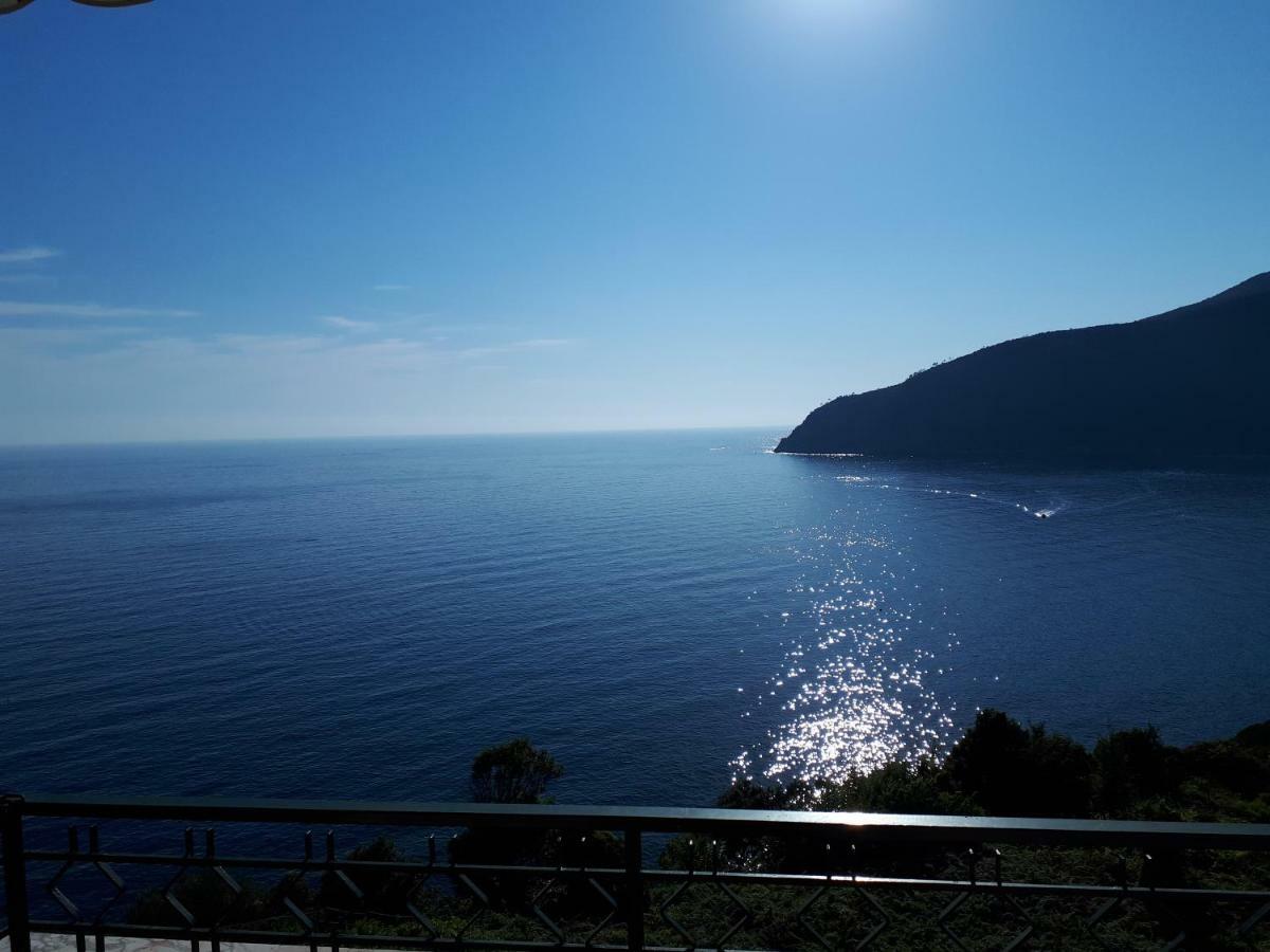 Appartamenti Enrica With Amazing View 모네글리아 외부 사진