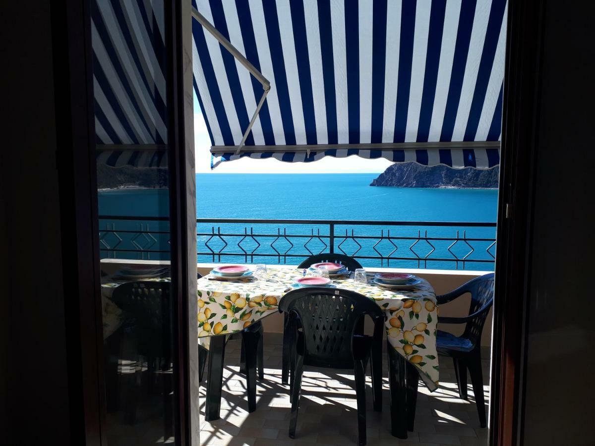 Appartamenti Enrica With Amazing View 모네글리아 외부 사진