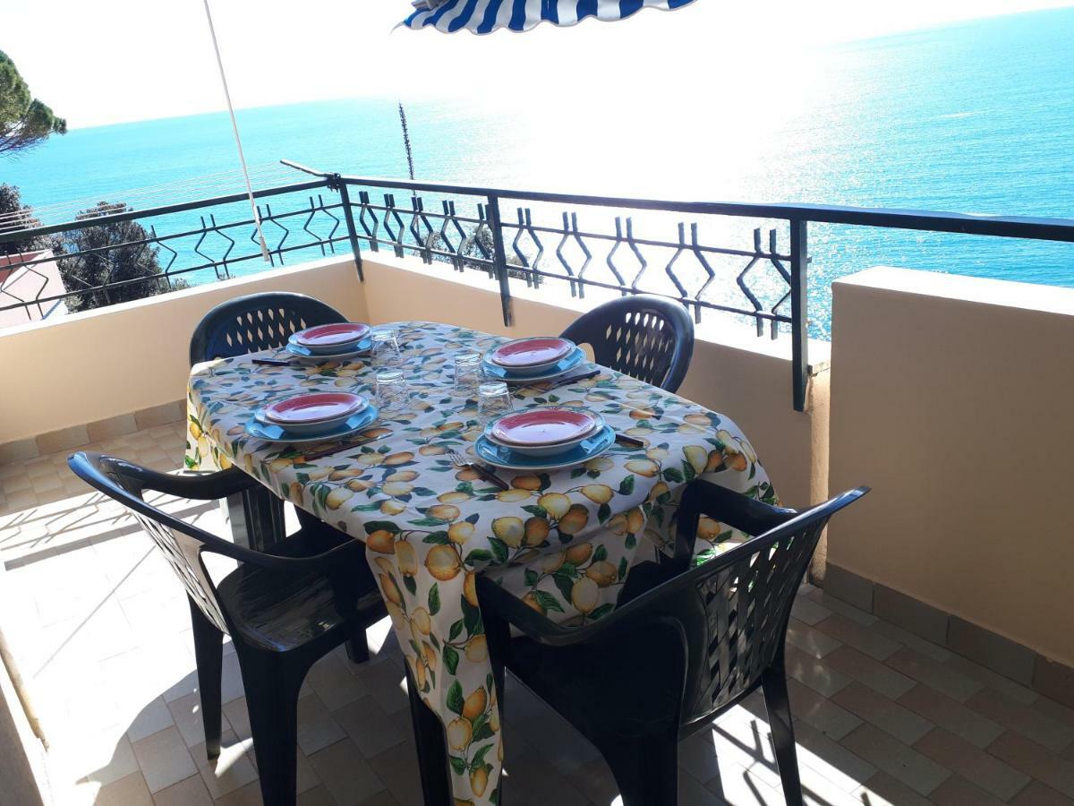 Appartamenti Enrica With Amazing View 모네글리아 외부 사진