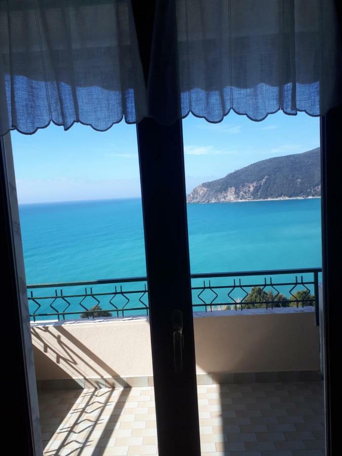 Appartamenti Enrica With Amazing View 모네글리아 외부 사진
