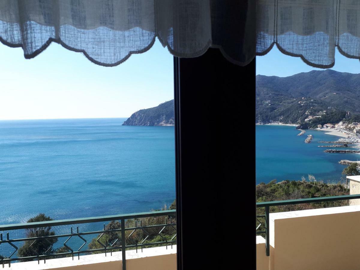 Appartamenti Enrica With Amazing View 모네글리아 외부 사진